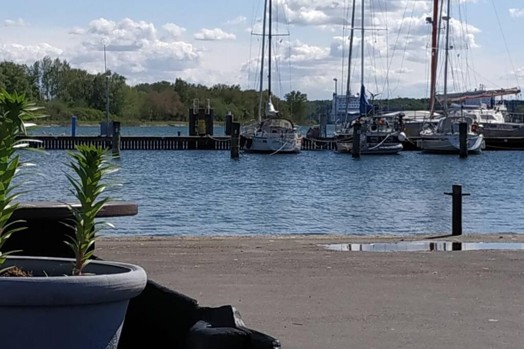 Traveloge Mit Schwimmbad Und Sauna Lubecca Esterno foto